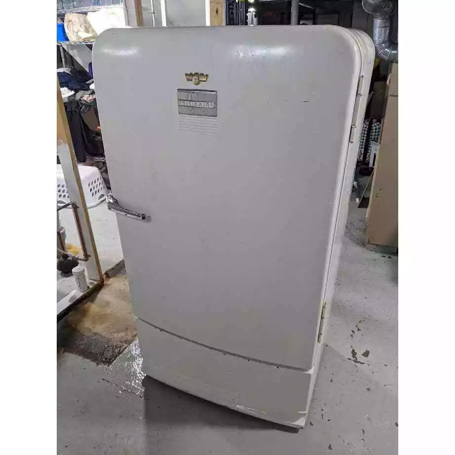 1948 GM MJ-7 Frigidaire Vintage Refrigerator